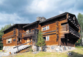 The Särestöniemi Museum consists of several buildings related to Reidar Särestöniemi, including his 19th-century family farm, gallery and studio.