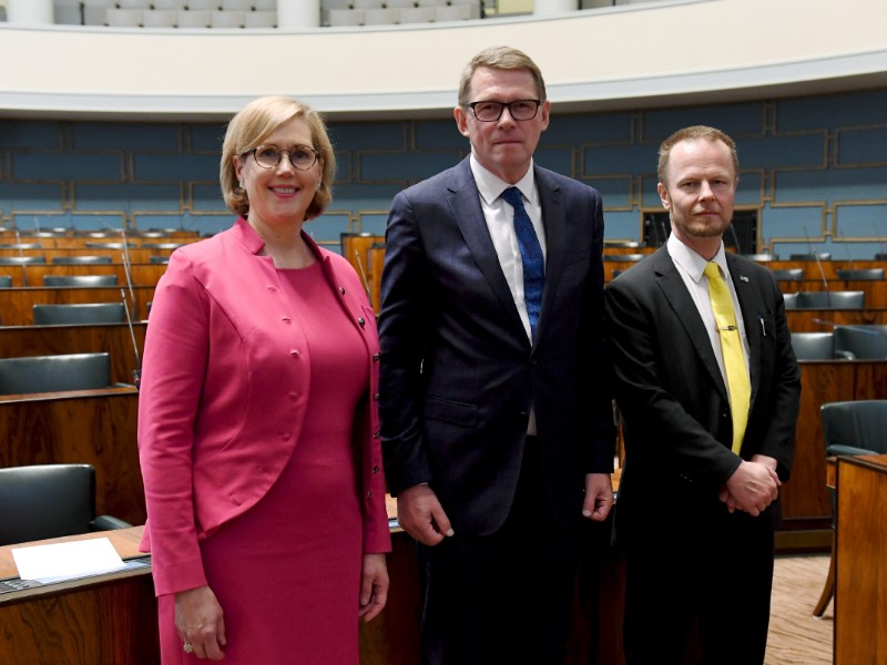 New Speakers of the Parliament, from left to right, Tuula Haatainen (SDP), Matti Vanhanen (Centre) and Juho Eerola (PS) posed for a photograph in the Finnish Parliament on Friday, 7 June 2019. (Antti Aimo-Koivisto – Lehtikuva)