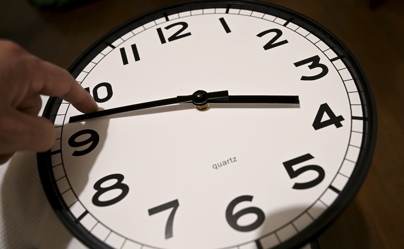 Clocks change tonight: how it affects your health and why the EU wants it to stop