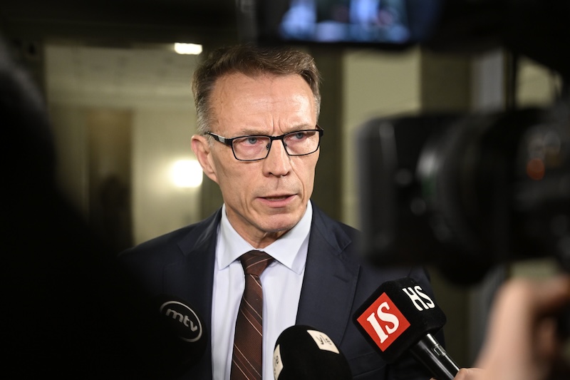 Coalition condemns Finns Party racist photo posts