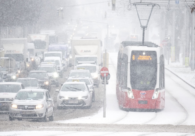Freezing rain halts flights across Central Europe