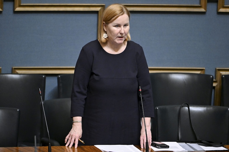 Kaisa Juuso resigns as minister and takes sick leave