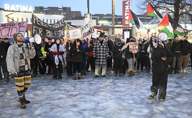 Demonstrators call for Eurovision boycott during Finland’s UMK final