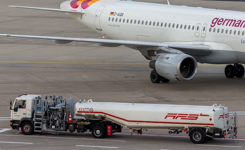 Europe faces jet fuel shortage risk within weeks