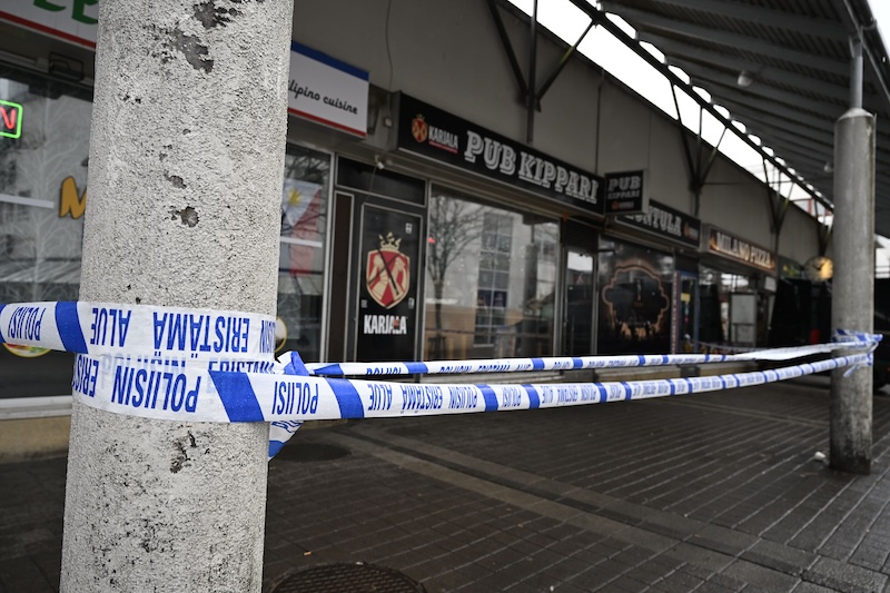 Fire at Kontula shopping centre leaves one dead