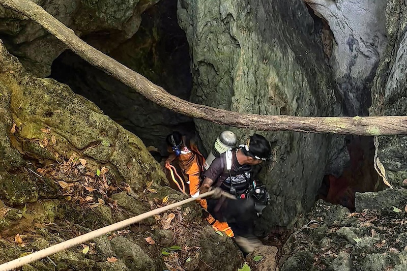Five villagers found alive in flooded Laos cave – Finnish diver Mikko Paasi aids operation