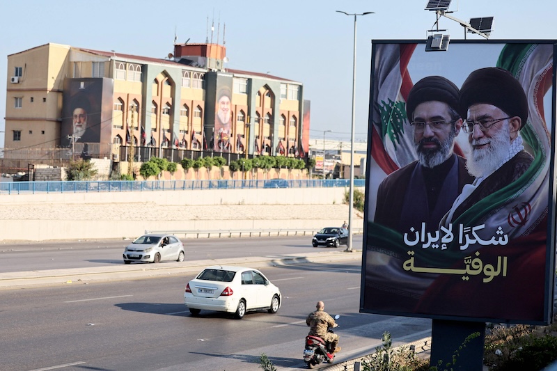 إيران والولايات المتحدة تتبادلان الضربات فيما يطالب المرشد الأعلى بمحاكمة جرائم الحرب